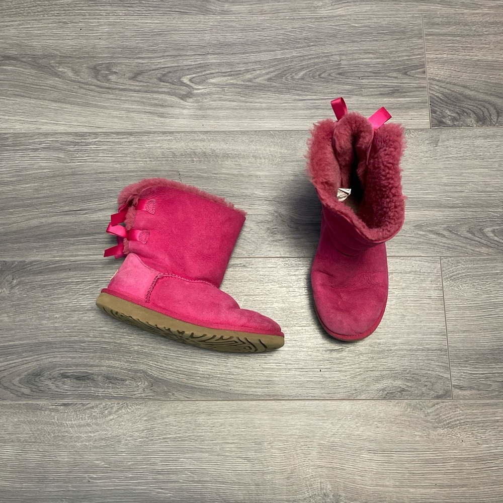 UGGS Hot Pink Bailey Bow II Women’s 7/ Youth 5
